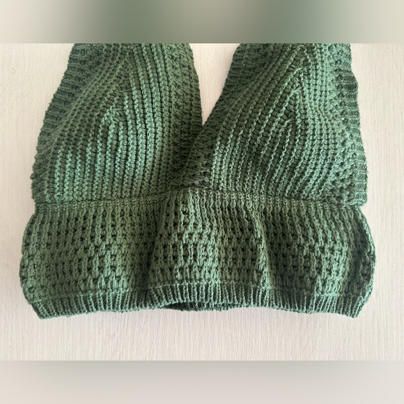 Alcott Green Cropped Crochet V-Neck Top - size UN/M - Picture 4 of 8